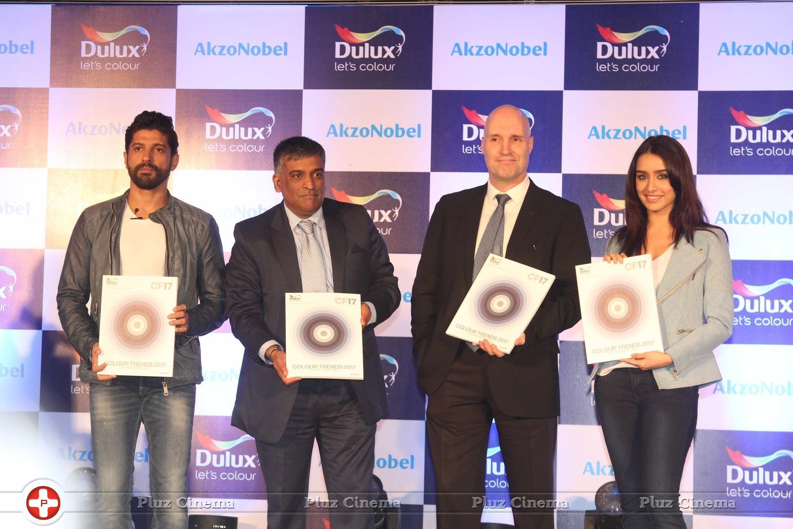 Farhan Akhtar and Shraddha Kapoor at the launch of Dulux new Color Range Photos | Picture 1445950