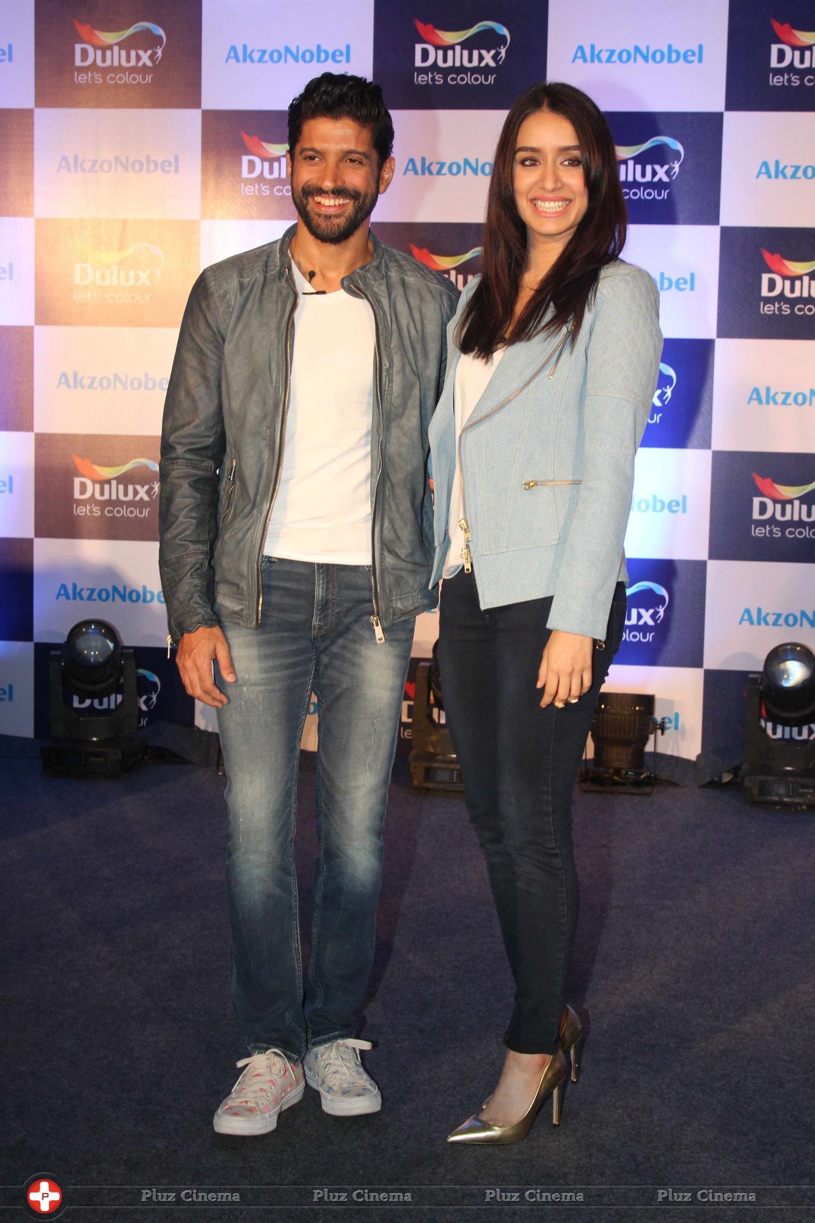Farhan Akhtar and Shraddha Kapoor at the launch of Dulux new Color Range Photos | Picture 1445957