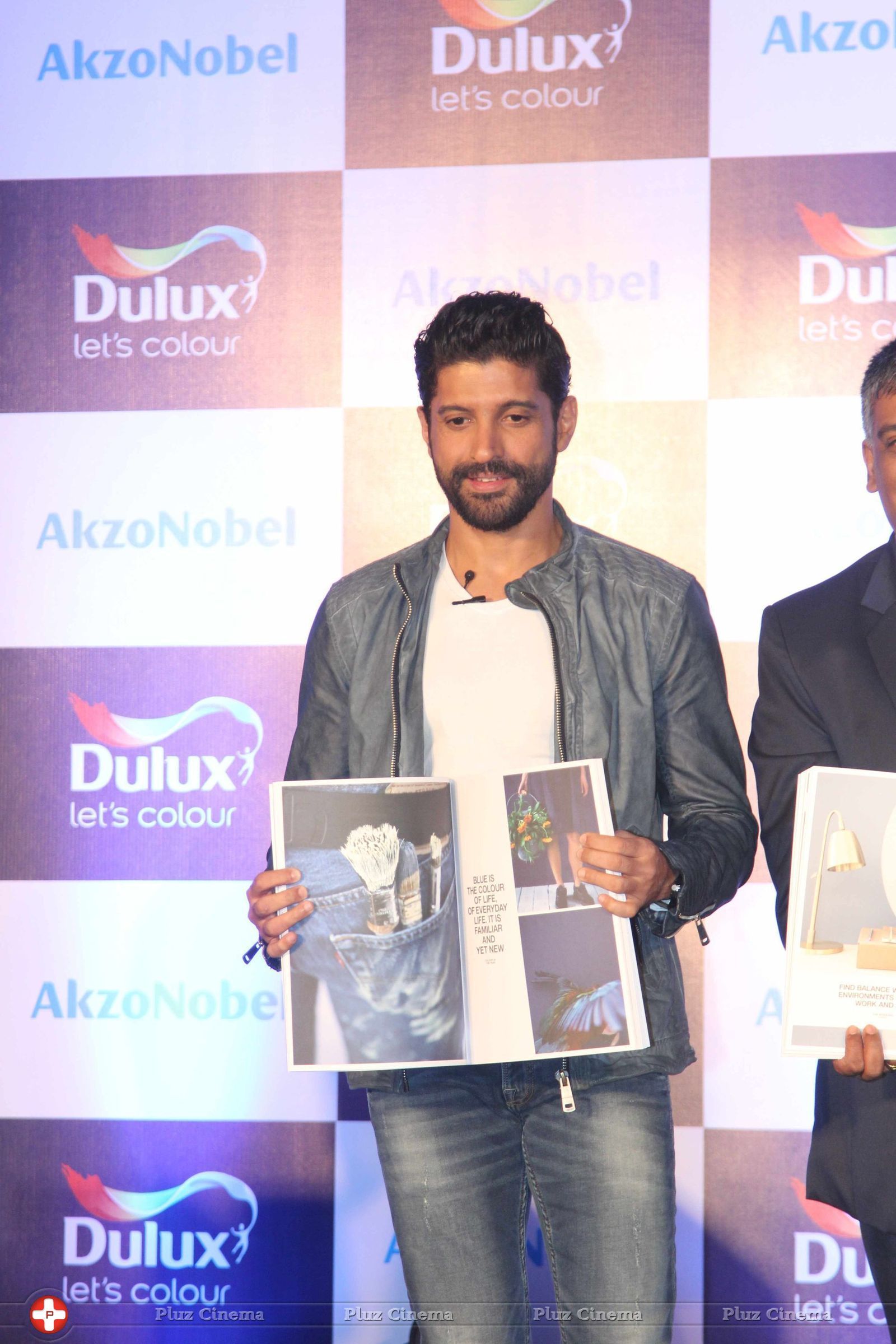 Farhan Akhtar and Shraddha Kapoor at the launch of Dulux new Color Range Photos | Picture 1445952