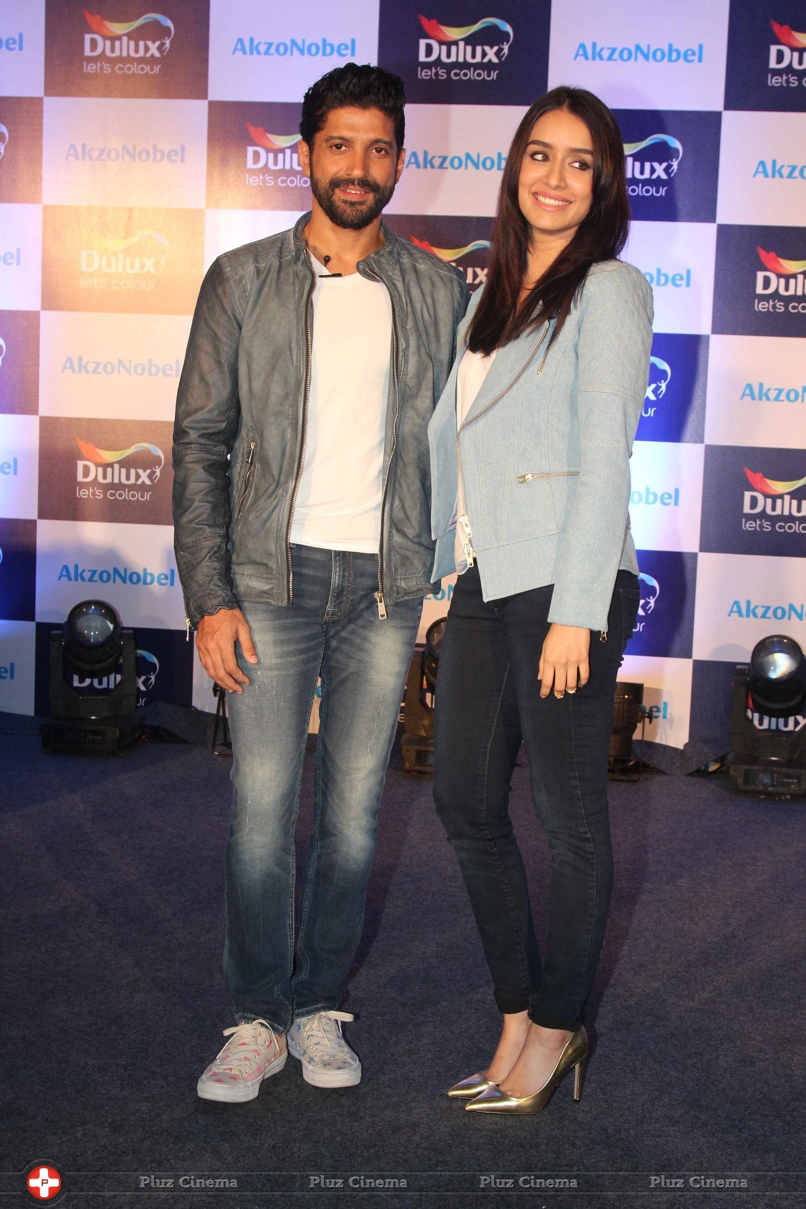Farhan Akhtar and Shraddha Kapoor at the launch of Dulux new Color Range Photos | Picture 1445956