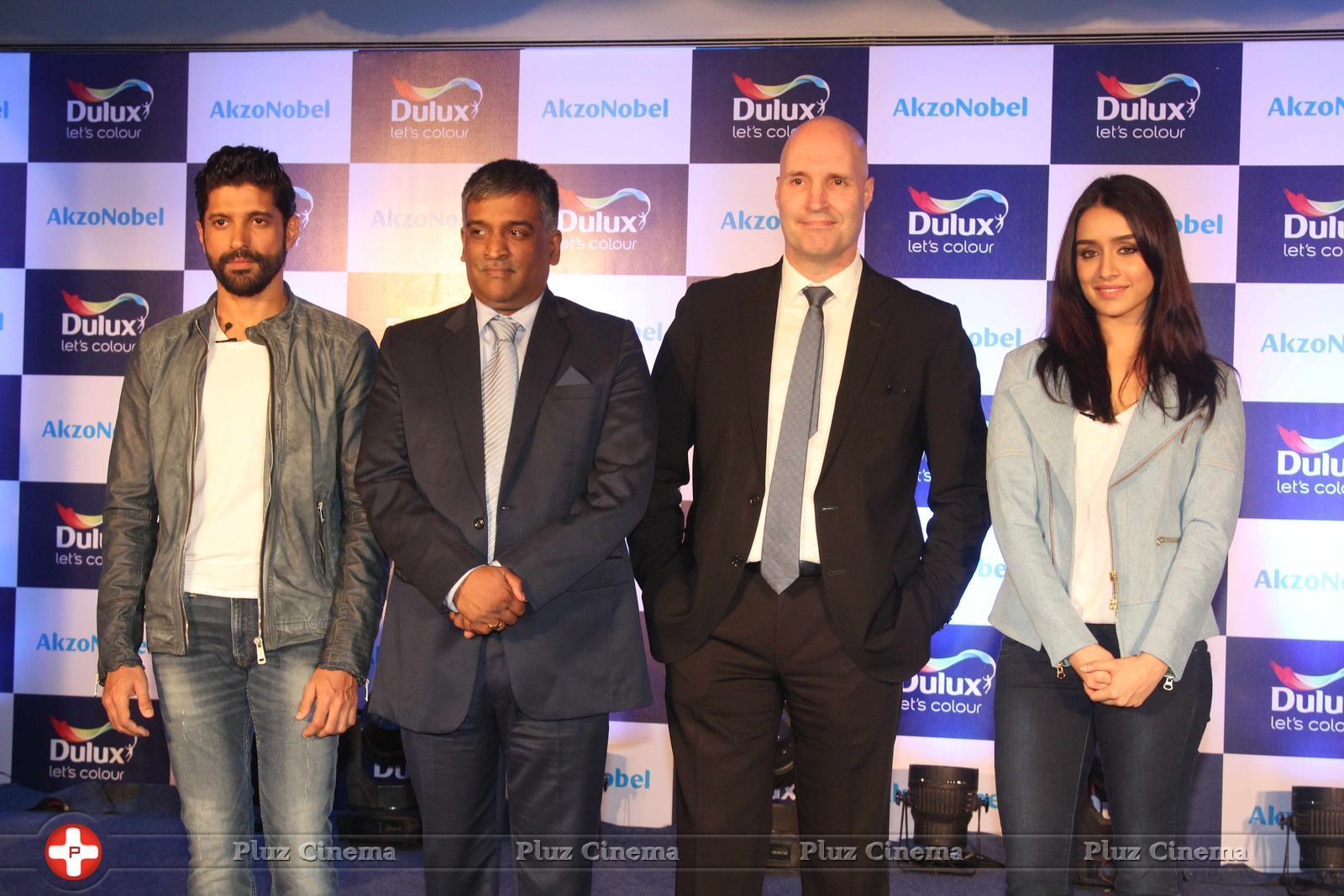 Farhan Akhtar and Shraddha Kapoor at the launch of Dulux new Color Range Photos | Picture 1445954