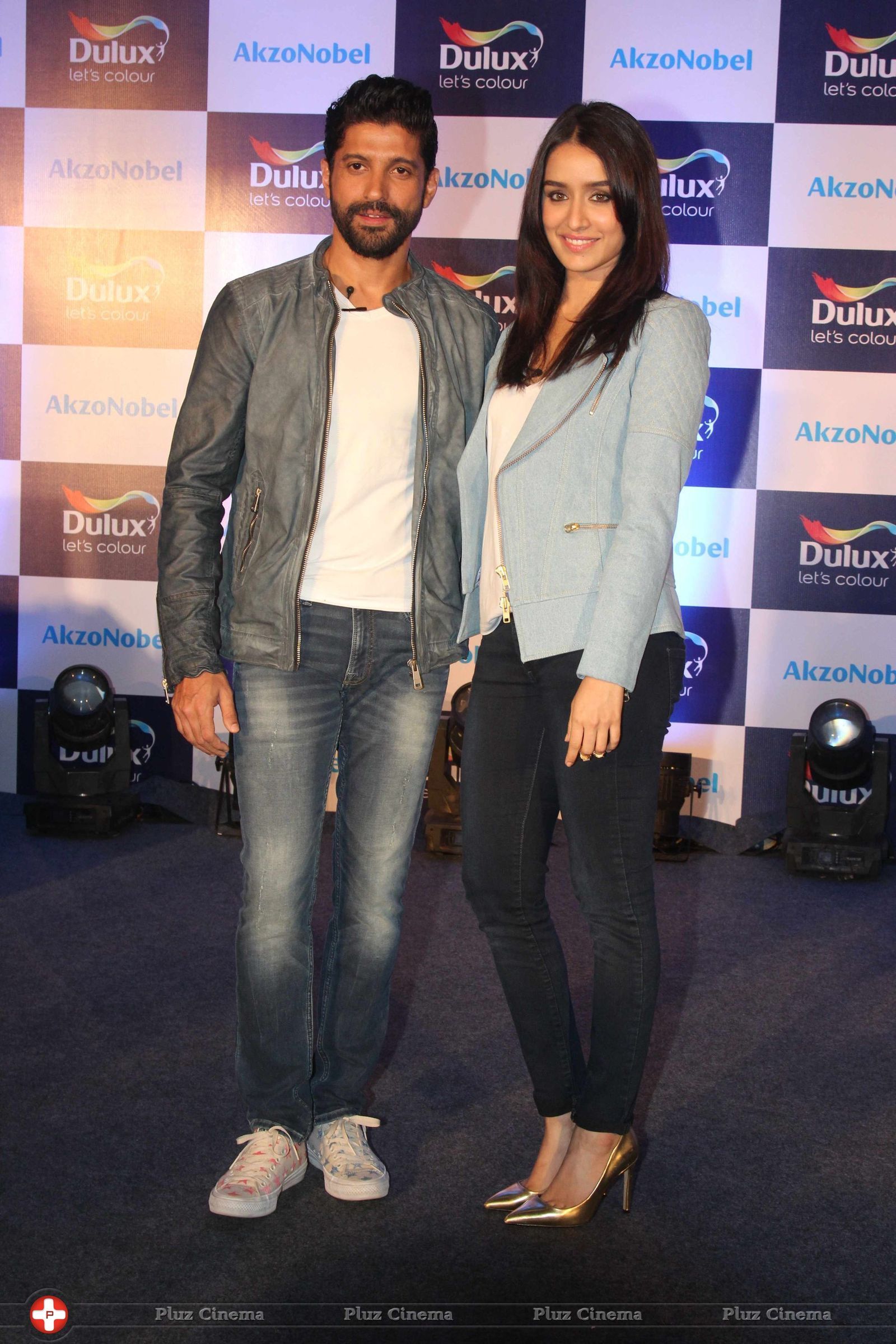 Farhan Akhtar and Shraddha Kapoor at the launch of Dulux new Color Range Photos | Picture 1445955