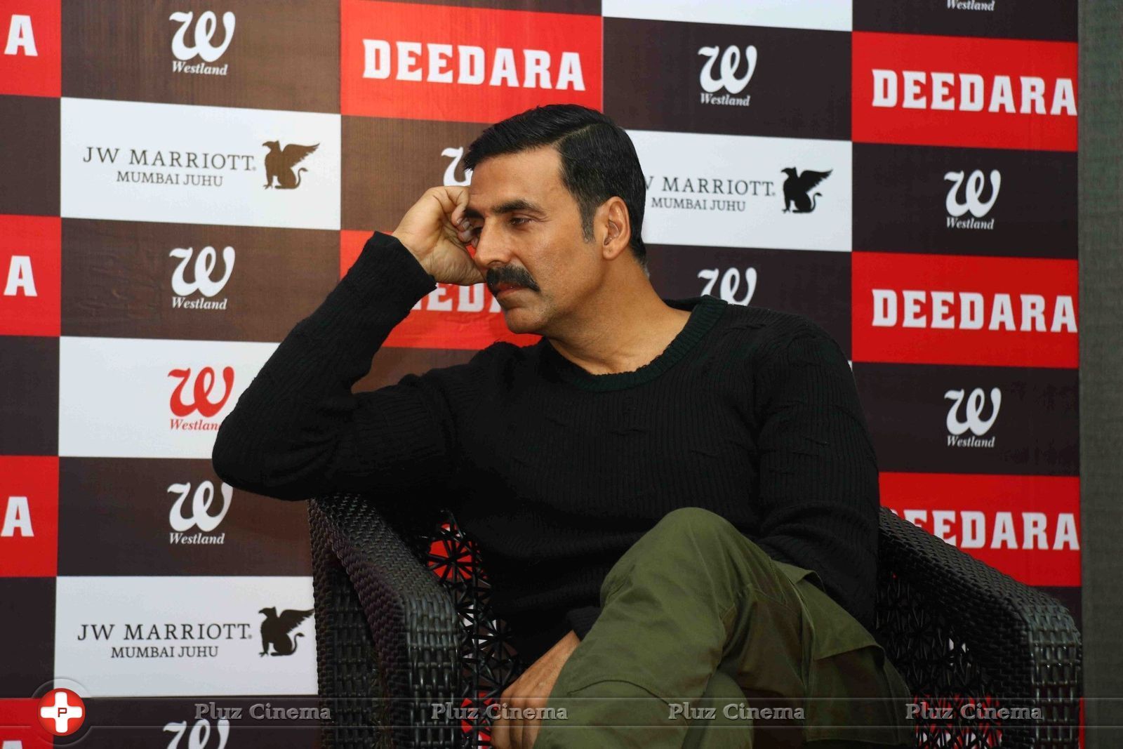 Akshay Kumar - Launch of Book Deedara Aka Dara Sing Pictures | Picture 1445932