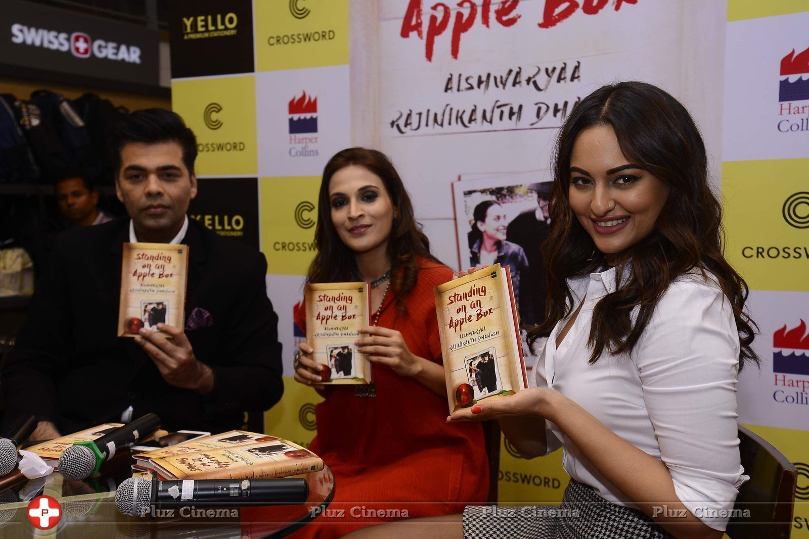 Aishwarya Rajinikanth's Standing on an Apple Box Book Launch Photos | Picture 1448962