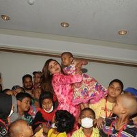 Celebs celebrate Christmas with Cancer Children Pictures | Picture 1450195