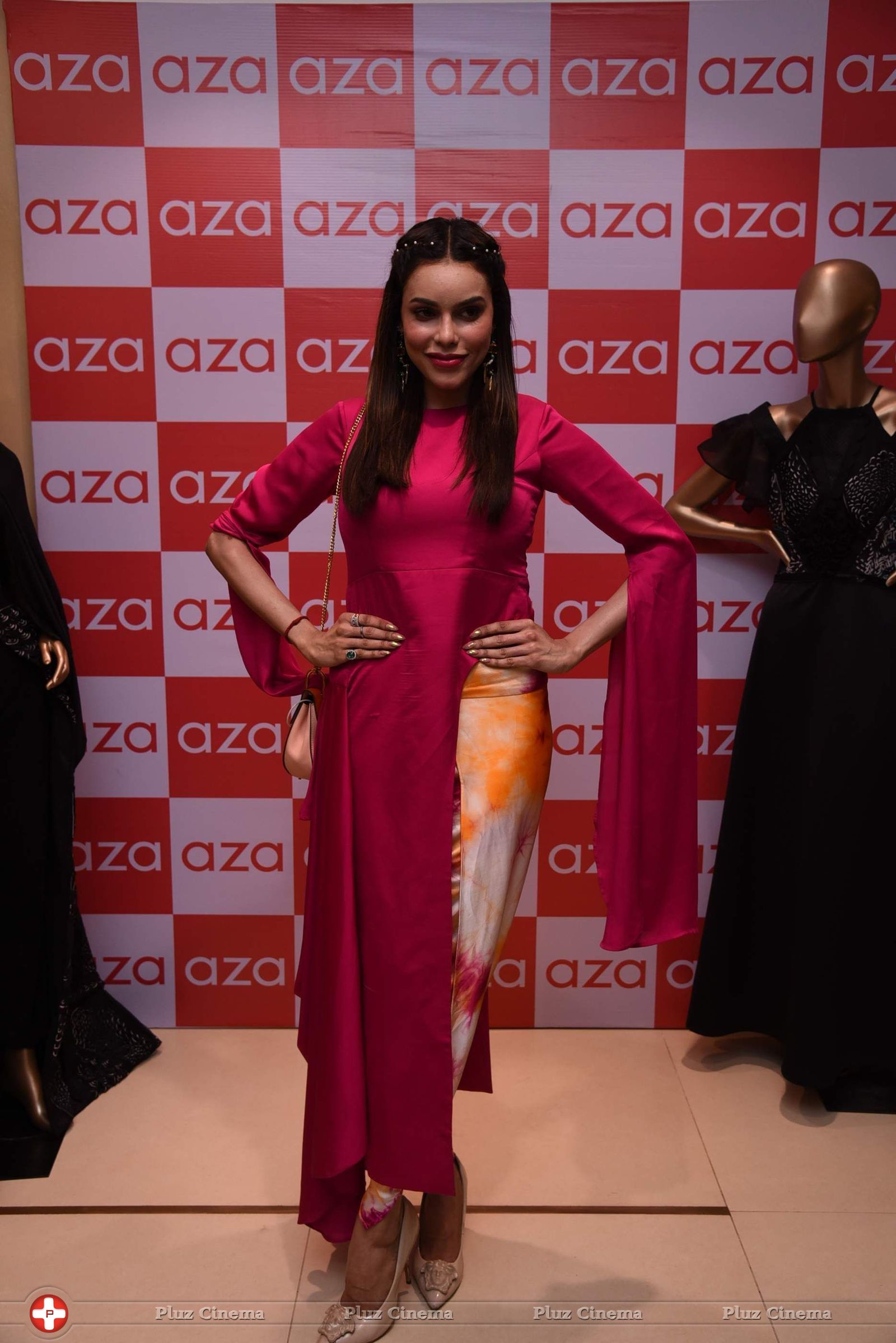 PICS: Celebrities attend preview of party wear collection by Esha Amin at Azva | Picture 1451865