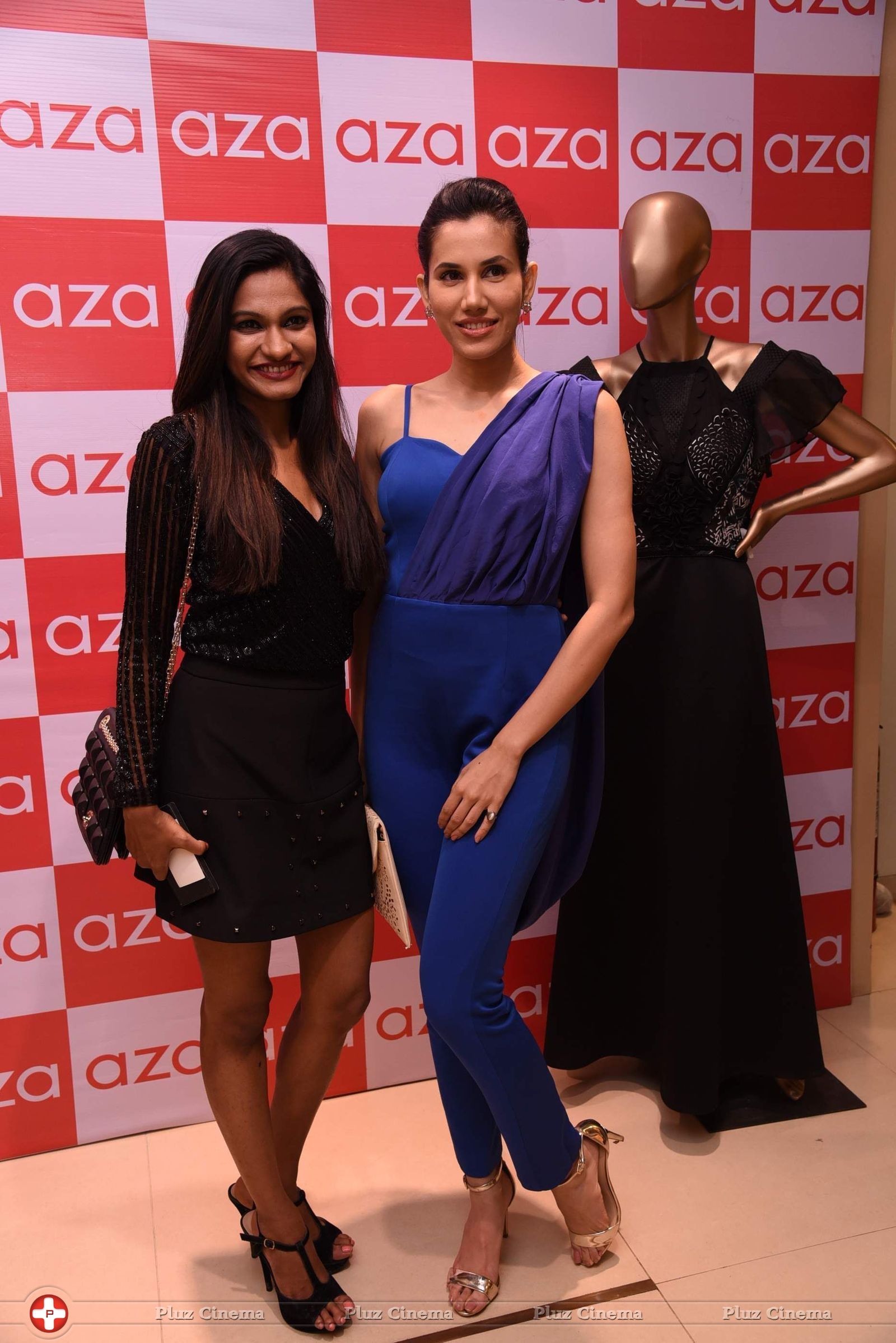 PICS: Celebrities attend preview of party wear collection by Esha Amin at Azva | Picture 1451871