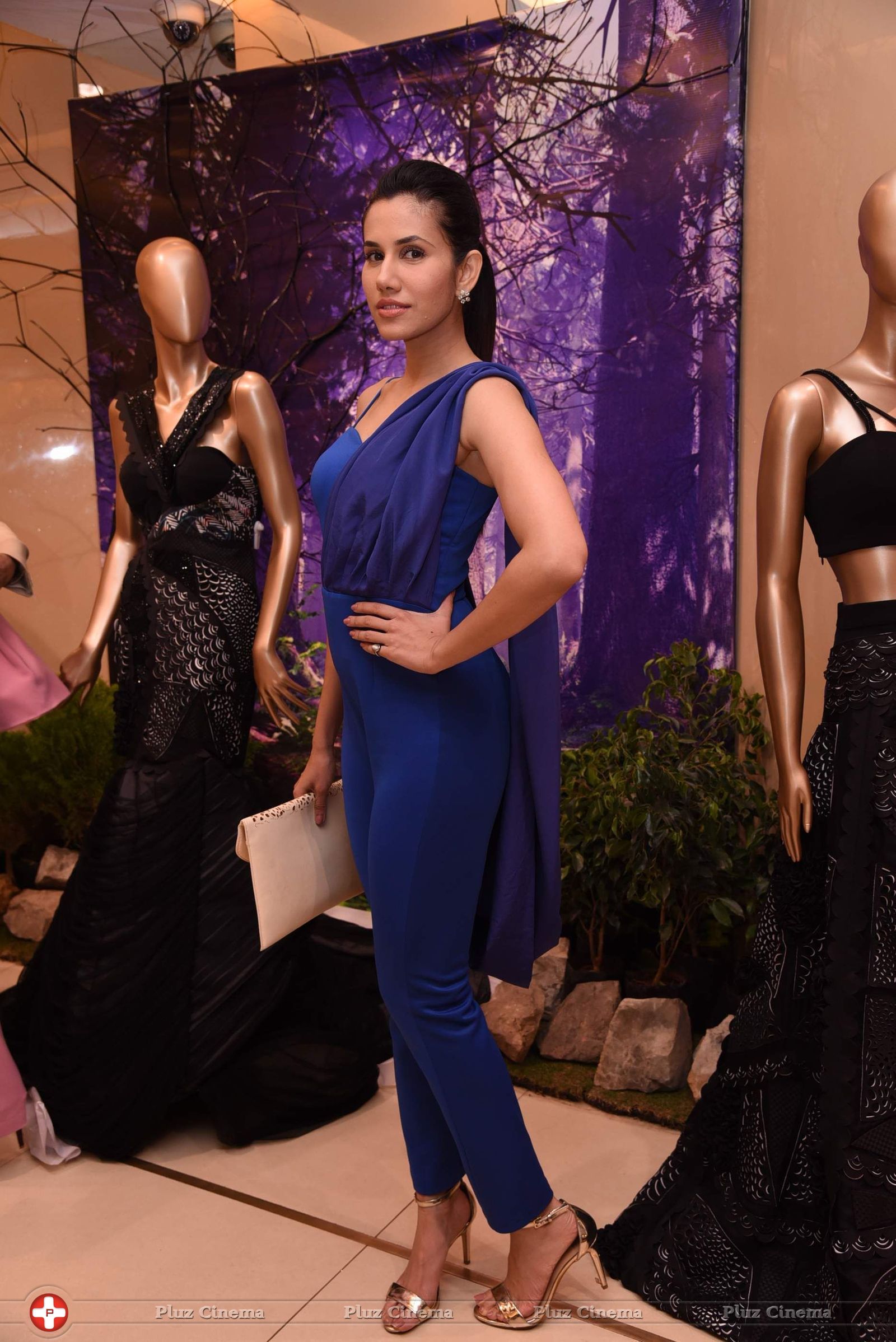 Sonnalli Seygall - PICS: Celebrities attend preview of party wear collection by Esha Amin at Azva | Picture 1451881
