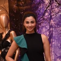 Daisy Shah - PICS: Celebrities attend preview of party wear collection by Esha Amin at Azva | Picture 1451836