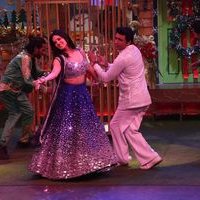 Sunny Leone on the sets of The Kapil Sharma Show Pictures | Picture 1453098