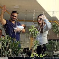 PICS: Kareena Kapoor and Saif Ali Khan Pose with their baby | Picture 1454002