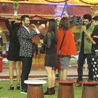 Sonakshi Sinha Enters Bigg Boss 10 House Pictures
