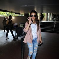 Surveen Chawla Spotted at Mumbai Airport Images | Picture 1491295