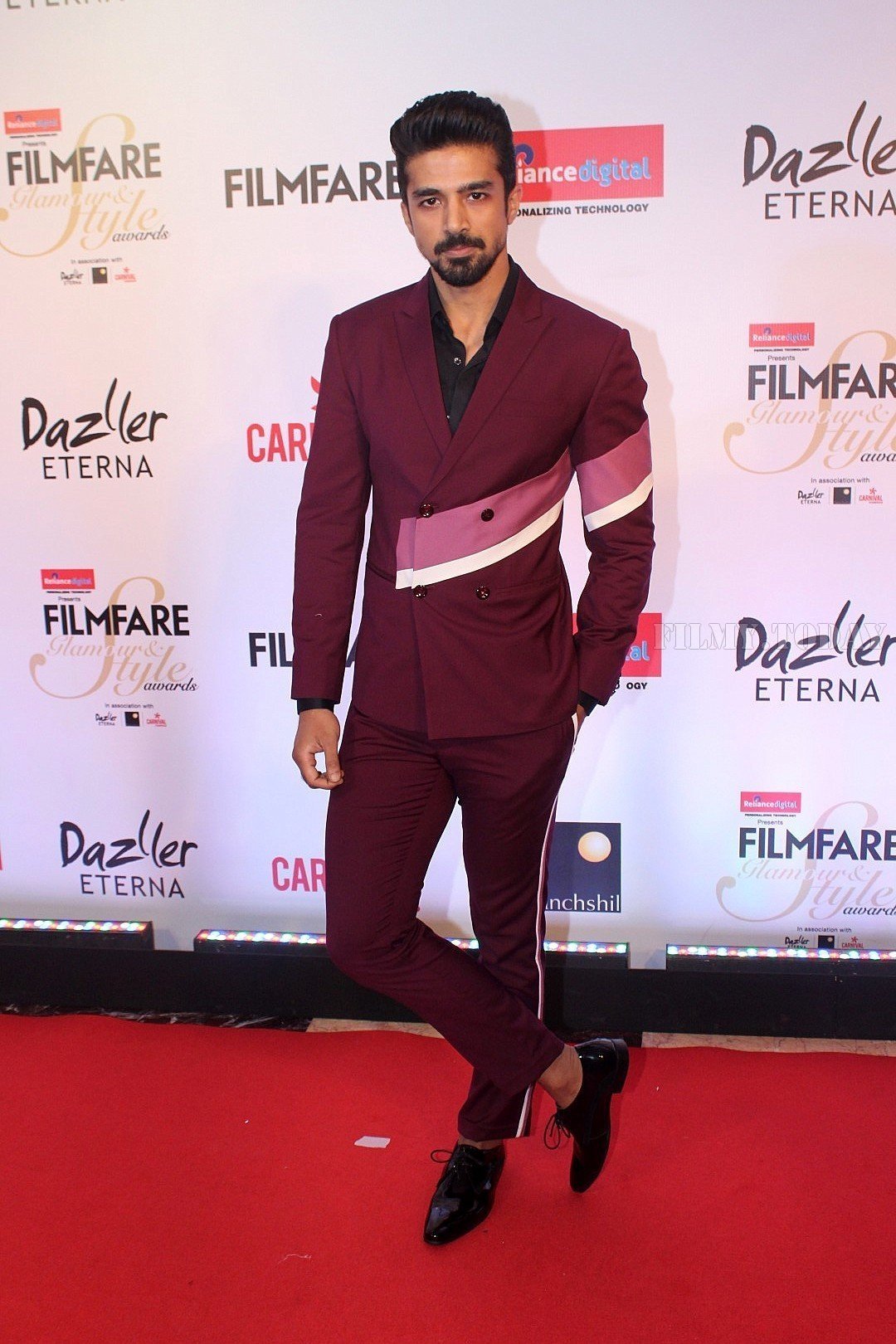 Photos: Celebs at Red Carpet Of Filmfare Glamour & Style Awards 2017 | Picture 1548170