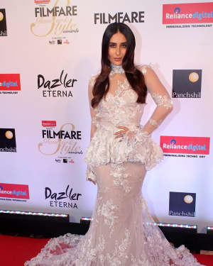 Kareena Kapoor - Photos: Celebs at Red Carpet Of Filmfare Glamour & Style Awards 2017 | Picture 1548209