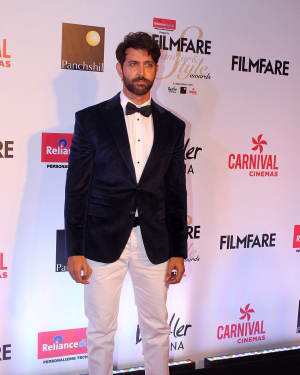 Hrithik Roshan - Photos: Celebs at Red Carpet Of Filmfare Glamour & Style Awards 2017 | Picture 1548184