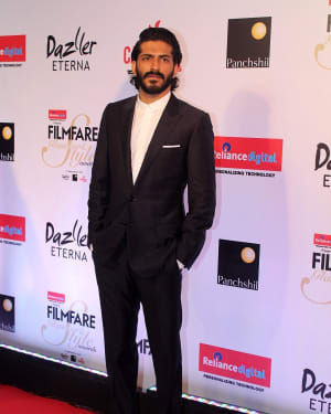 Photos: Celebs at Red Carpet Of Filmfare Glamour & Style Awards 2017 | Picture 1548166