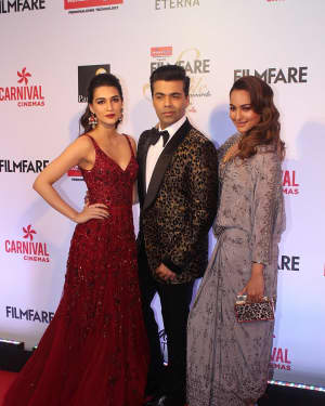 Photos: Celebs at Red Carpet Of Filmfare Glamour & Style Awards 2017 | Picture 1548125