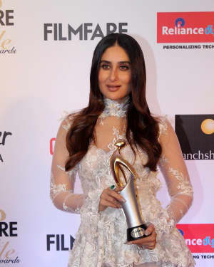 Kareena Kapoor - Photos: Celebs at Red Carpet Of Filmfare Glamour & Style Awards 2017 | Picture 1548062
