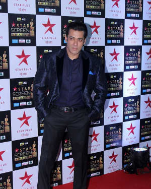 Salman Khan - Photos: Celebs at Red Carpet Of Star Screen Awards
