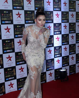 Urvashi Rautela - Photos: Celebs at Red Carpet Of Star Screen Awards