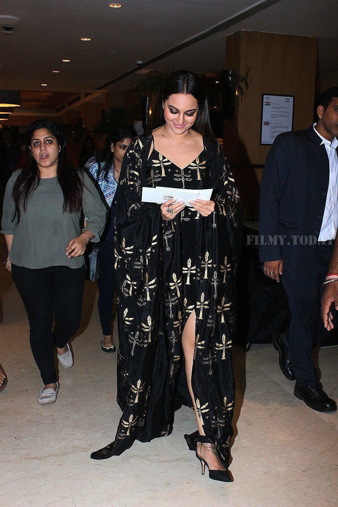 Sonakshi Sinha - Photos: The Awards Night For Its Short Film Festival Based On Women's Safety & Empowerment | Picture 1549841