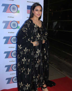 Sonakshi Sinha - Photos: The Awards Night For Its Short Film Festival Based On Women's Safety & Empowerment | Picture 1549855
