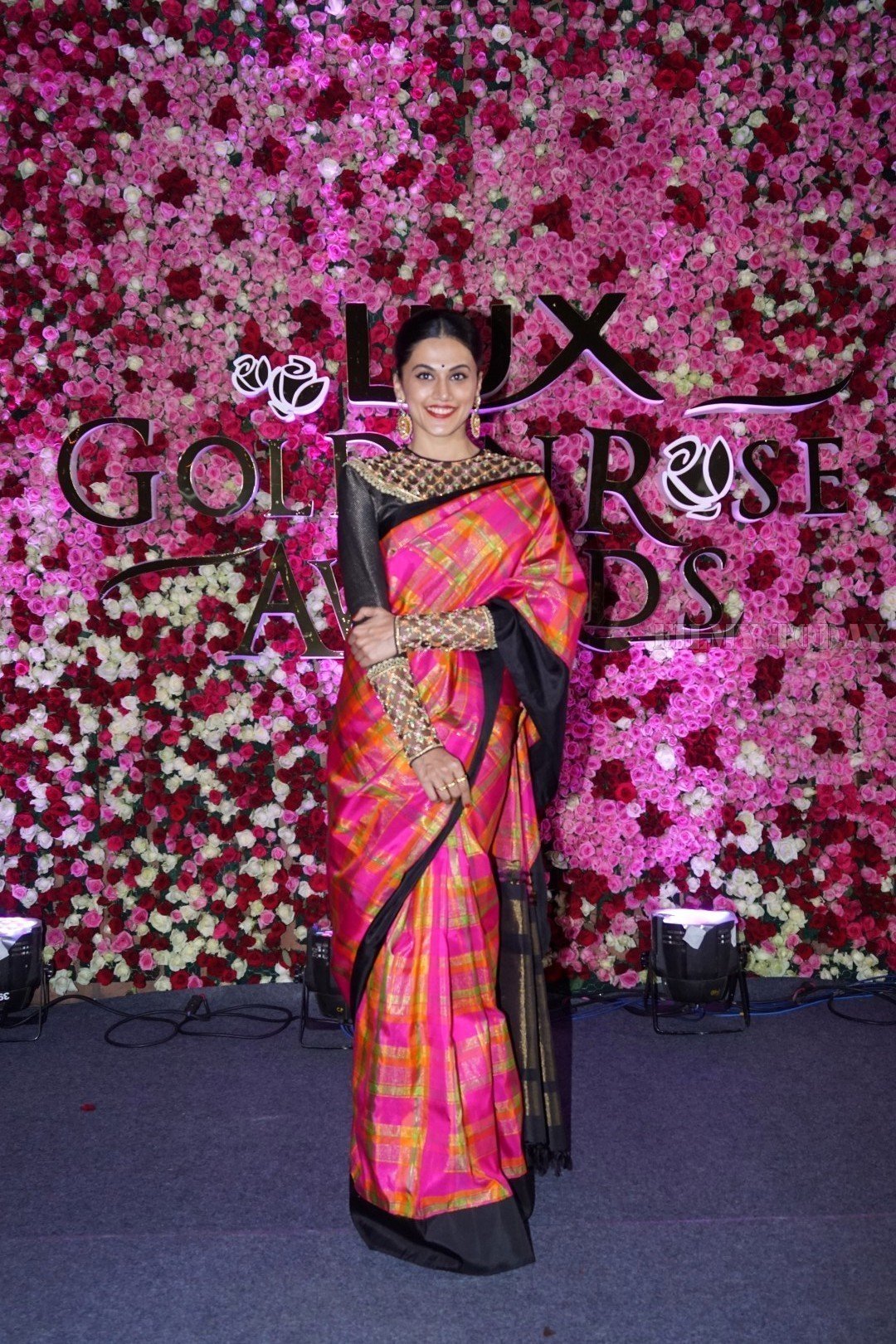Taapsee Pannu - Photos: Red Carpet Of Lux Golden Rose Awards 2017 | Picture 1550285