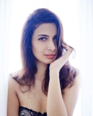 Photos: Heena Panchal goes Topless in her recent Photoshoot | Picture 1551921