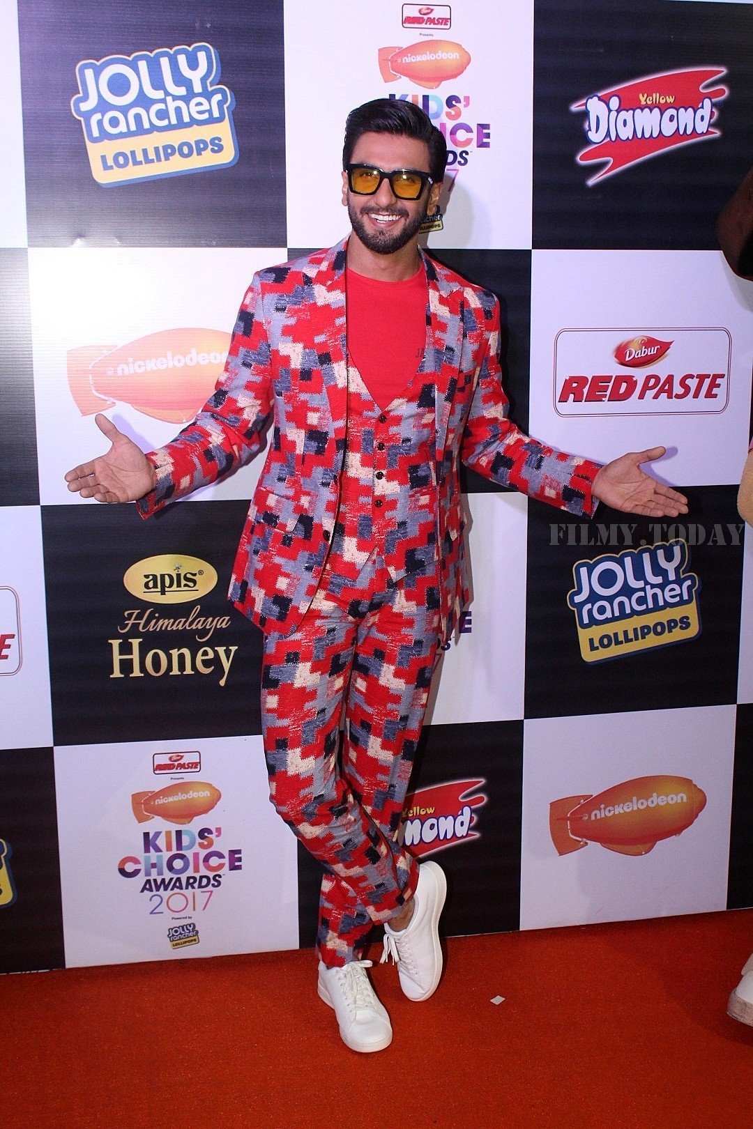 Ranveer Singh - Photos: Star Studded Orange Carpet Of Nickelodeon Kids Choice Awards 2017 | Picture 1551893