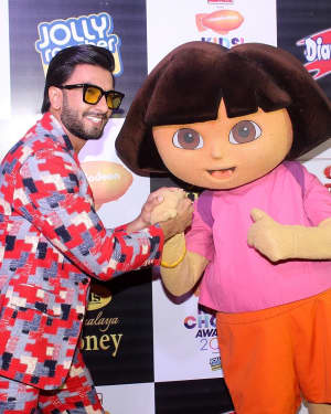Ranveer Singh - Photos: Star Studded Orange Carpet Of Nickelodeon Kids Choice Awards 2017 | Picture 1551891