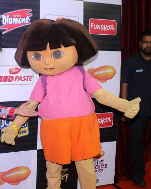 Ranveer Singh - Photos: Star Studded Orange Carpet Of Nickelodeon Kids Choice Awards 2017 | Picture 1551894