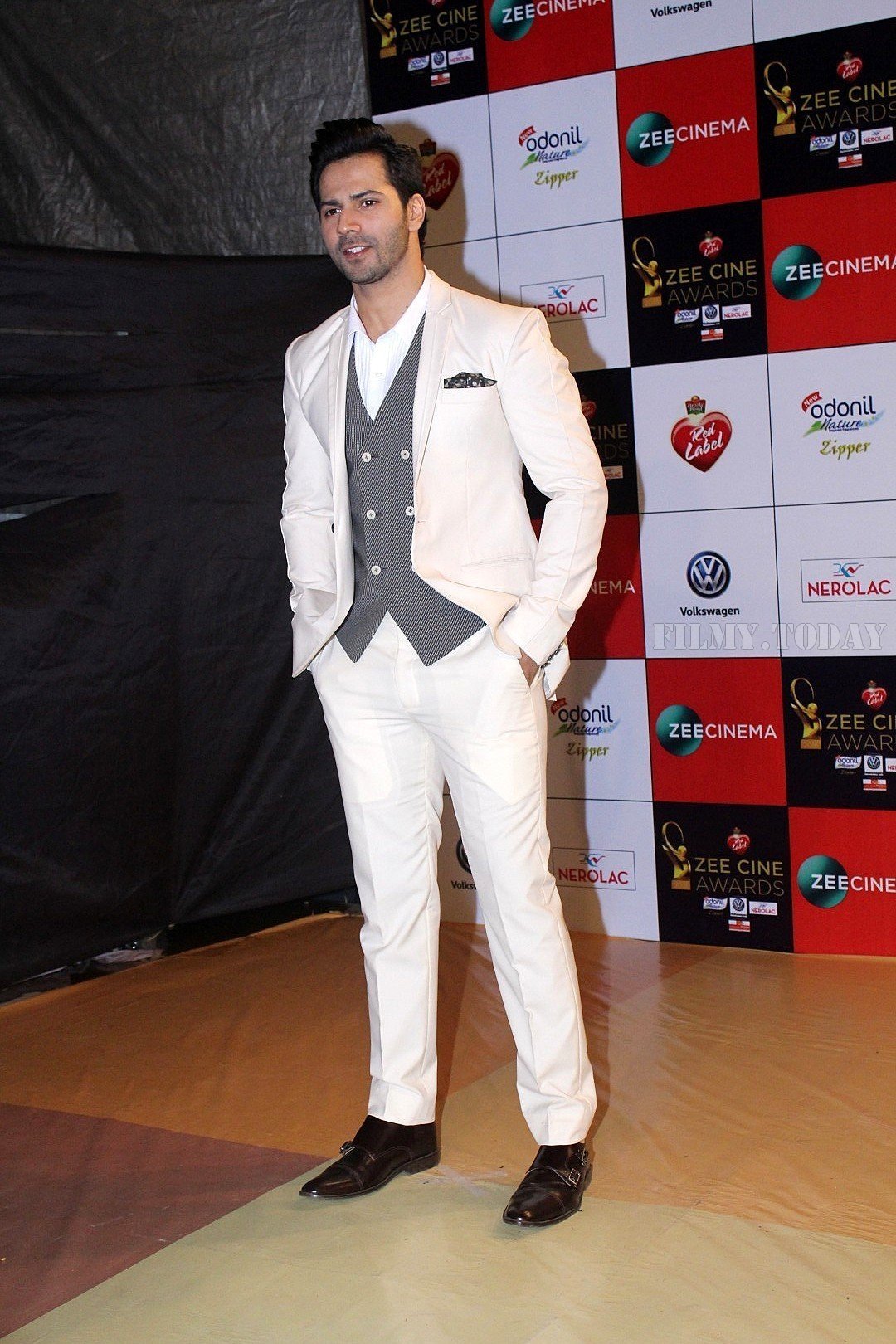 Varun Dhawan - Photos: Celebs At Red Carpet Event Of Zee Cine Awards 2018 | Picture 1552809