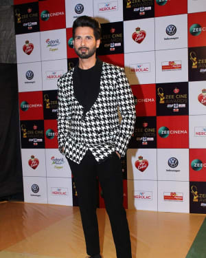 Shahid Kapoor - Photos: Celebs At Red Carpet Event Of Zee Cine Awards 2018