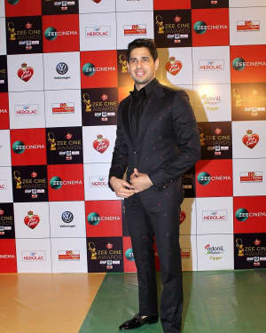 Sidharth Malhotra - Photos: Celebs At Red Carpet Event Of Zee Cine Awards 2018 | Picture 1552831
