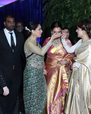 Photos: Anushka Sharma And Virat Kohli's Wedding Celebration In Mumbai | Picture 1555175