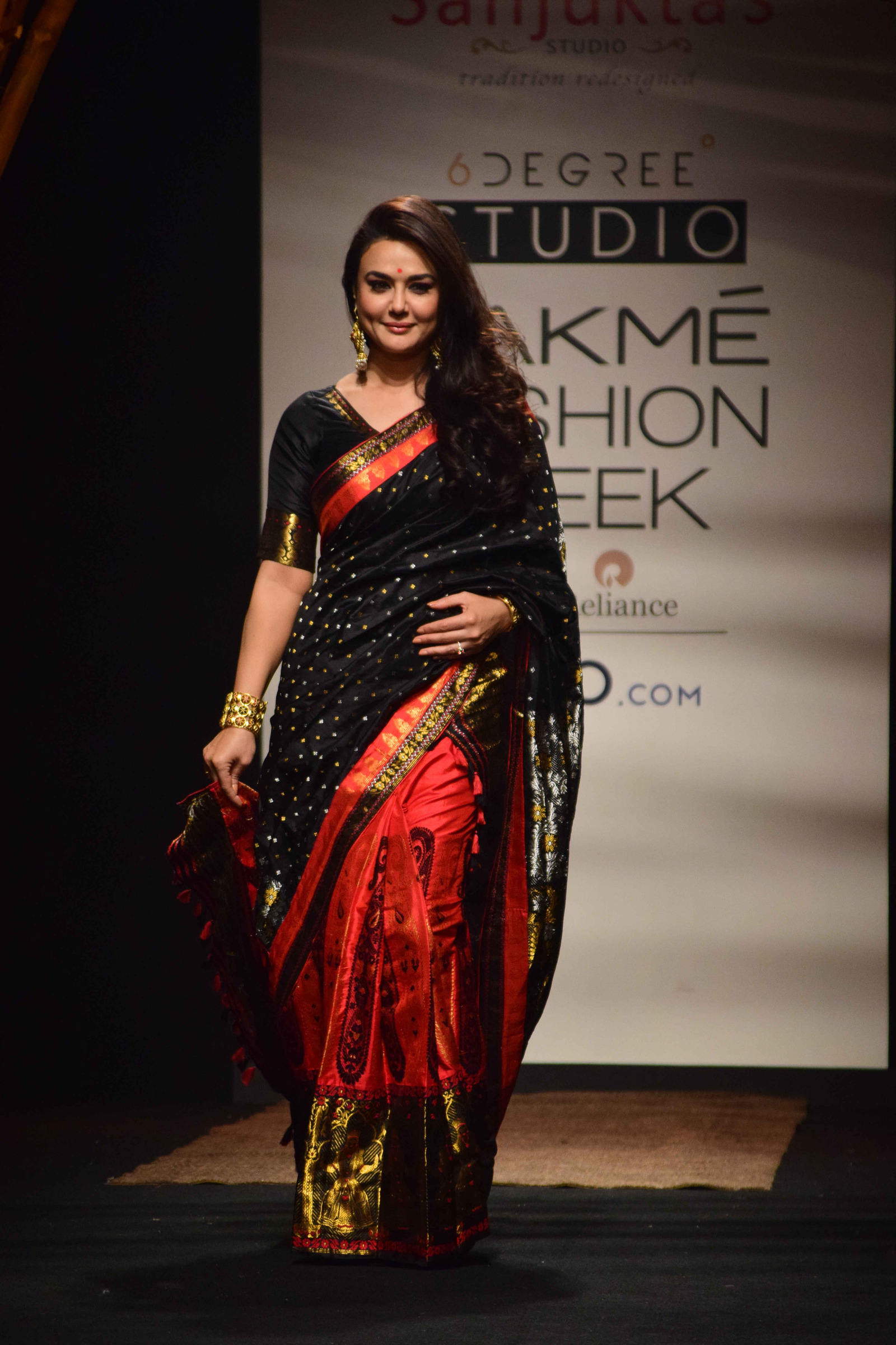 Preity Zinta - Celebs Ramp Walk at Lakme Fashion Week Summer/Resort 2017 Images | Picture 1469060