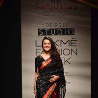 Preity Zinta - Celebs Ramp Walk at Lakme Fashion Week Summer/Resort 2017 Images | Picture 1469059