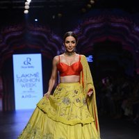 Malaika Arora Khan Ramp Walk In Lakme Fashion Week 2017 Grand Finale Photos | Picture 1470103