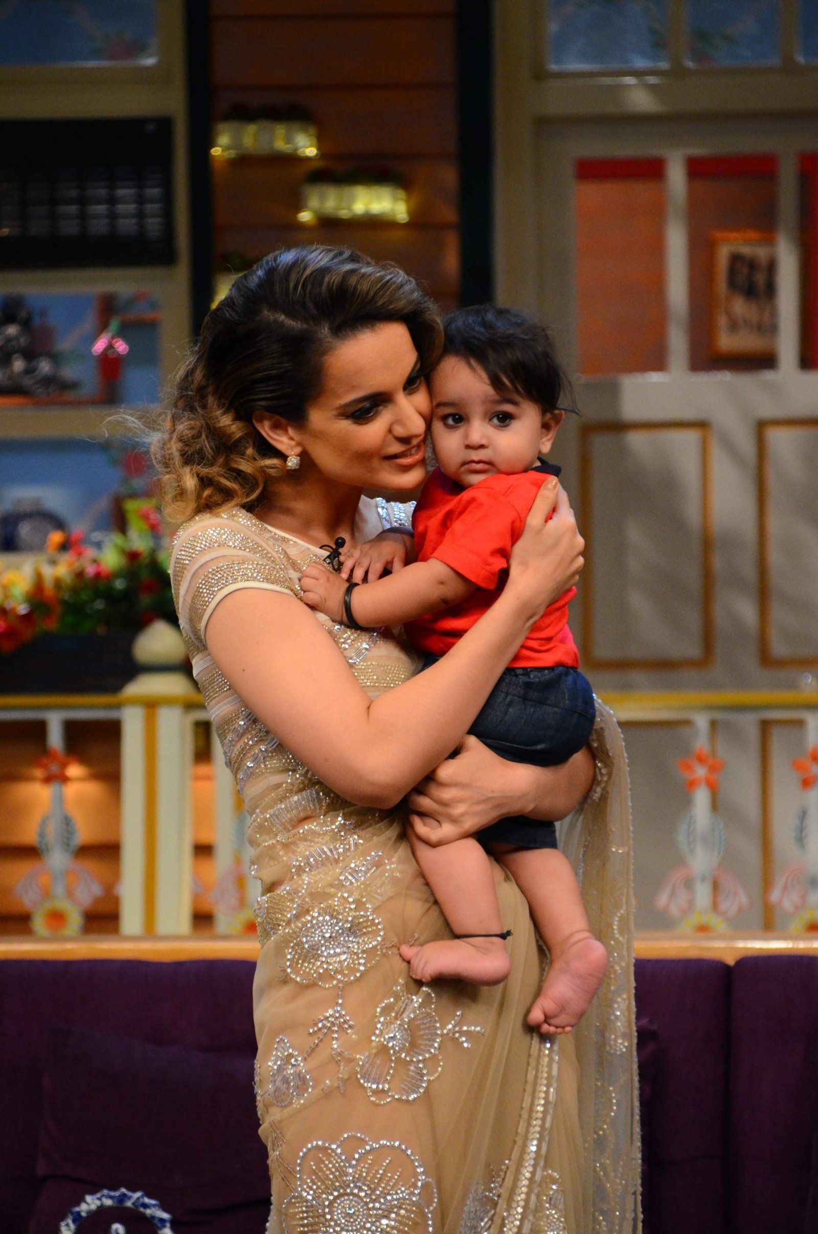 Kangana Ranaut - Promotion of film Rangoon on the sets of The Kapil Sharma Show Images | Picture 1471198