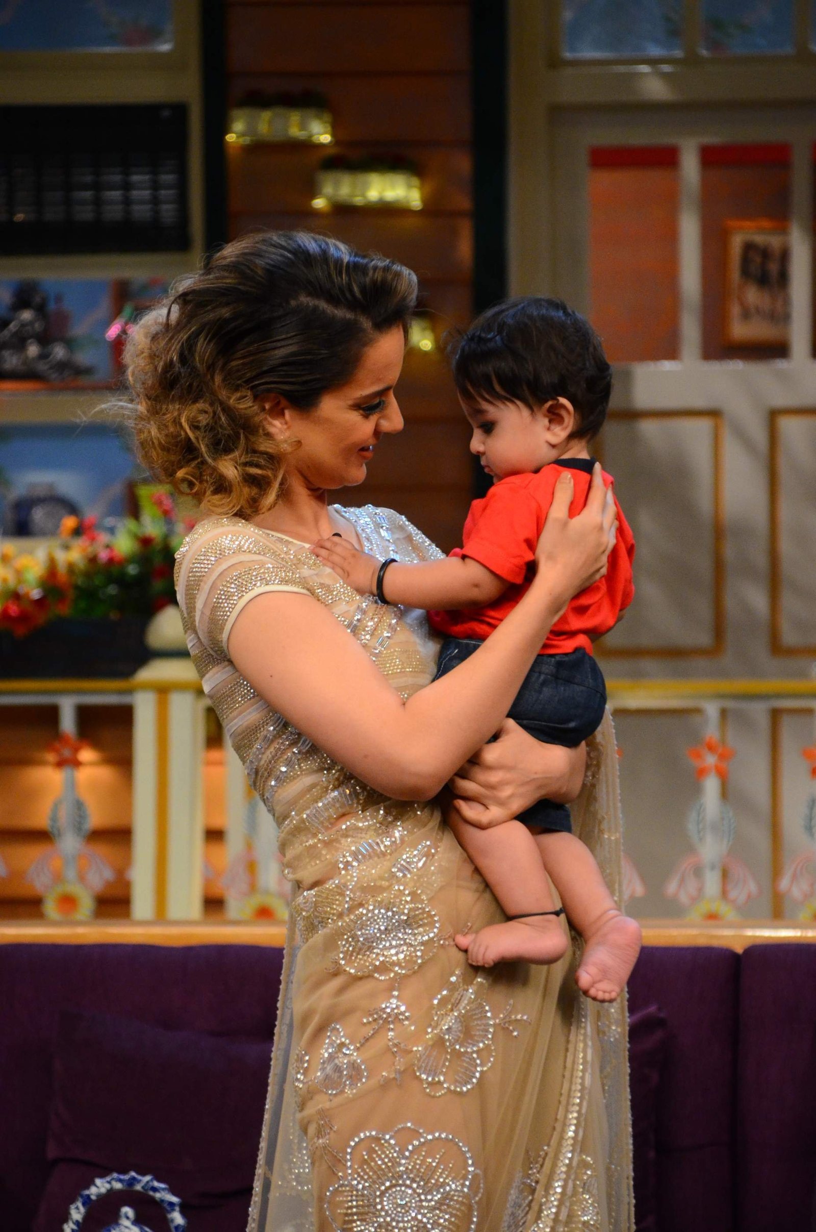 Kangana Ranaut - Promotion of film Rangoon on the sets of The Kapil Sharma Show Images | Picture 1471199