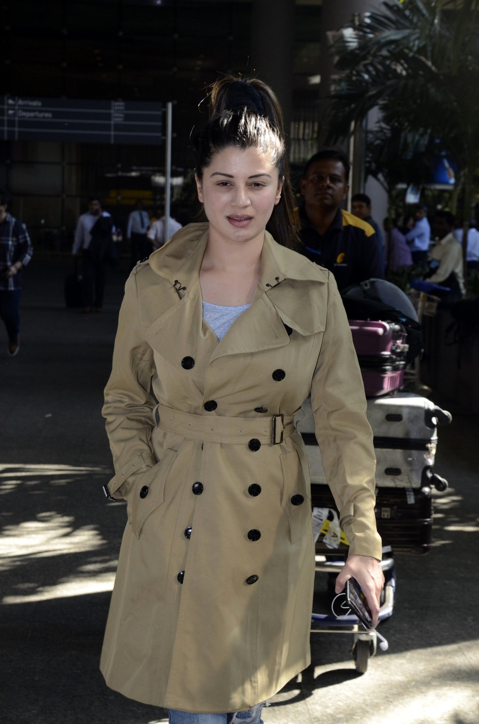 Kainaat Arora Spotted at International Airport Images | Picture 1473966