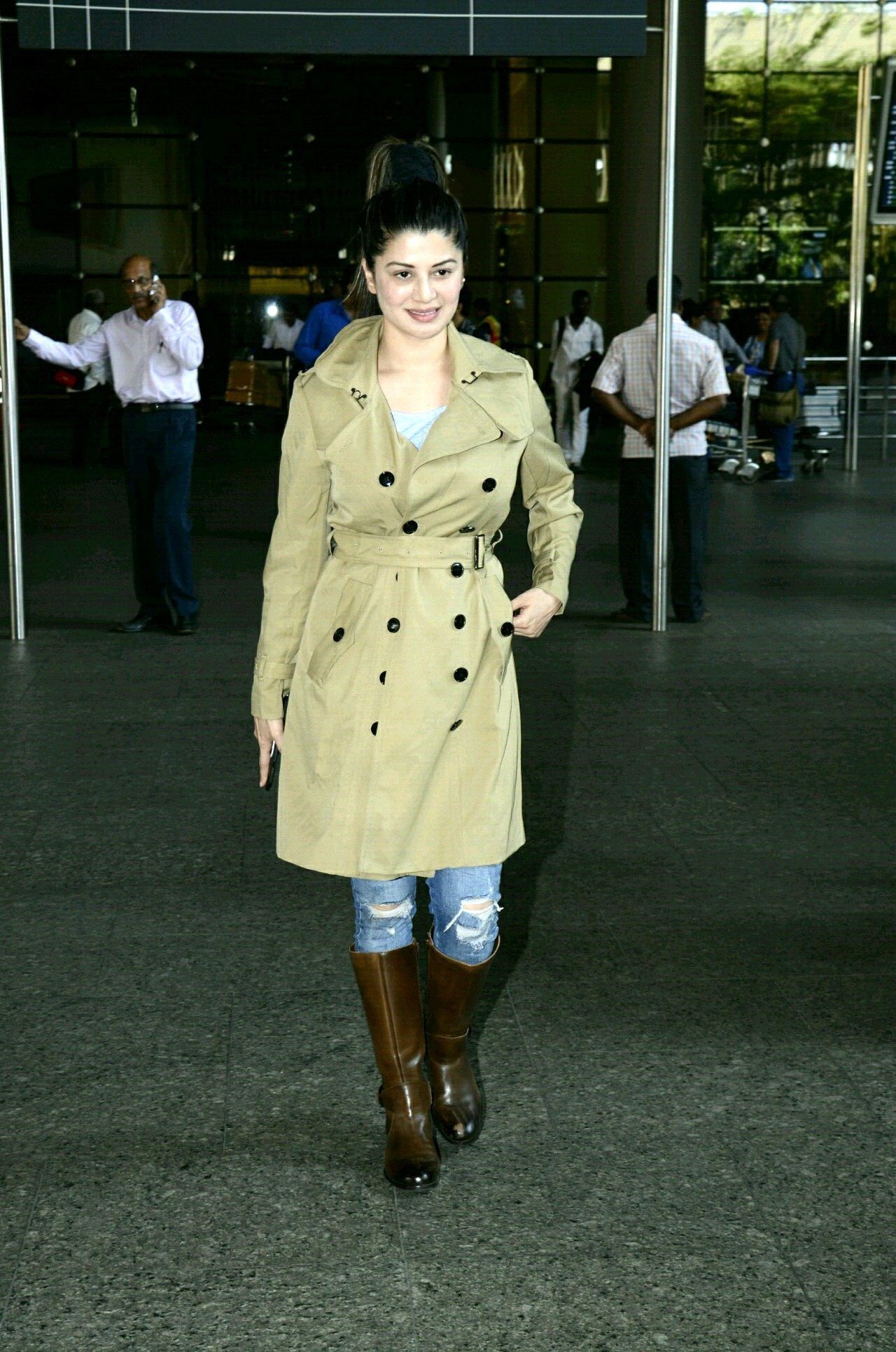 Kainaat Arora Spotted at International Airport Images | Picture 1473964