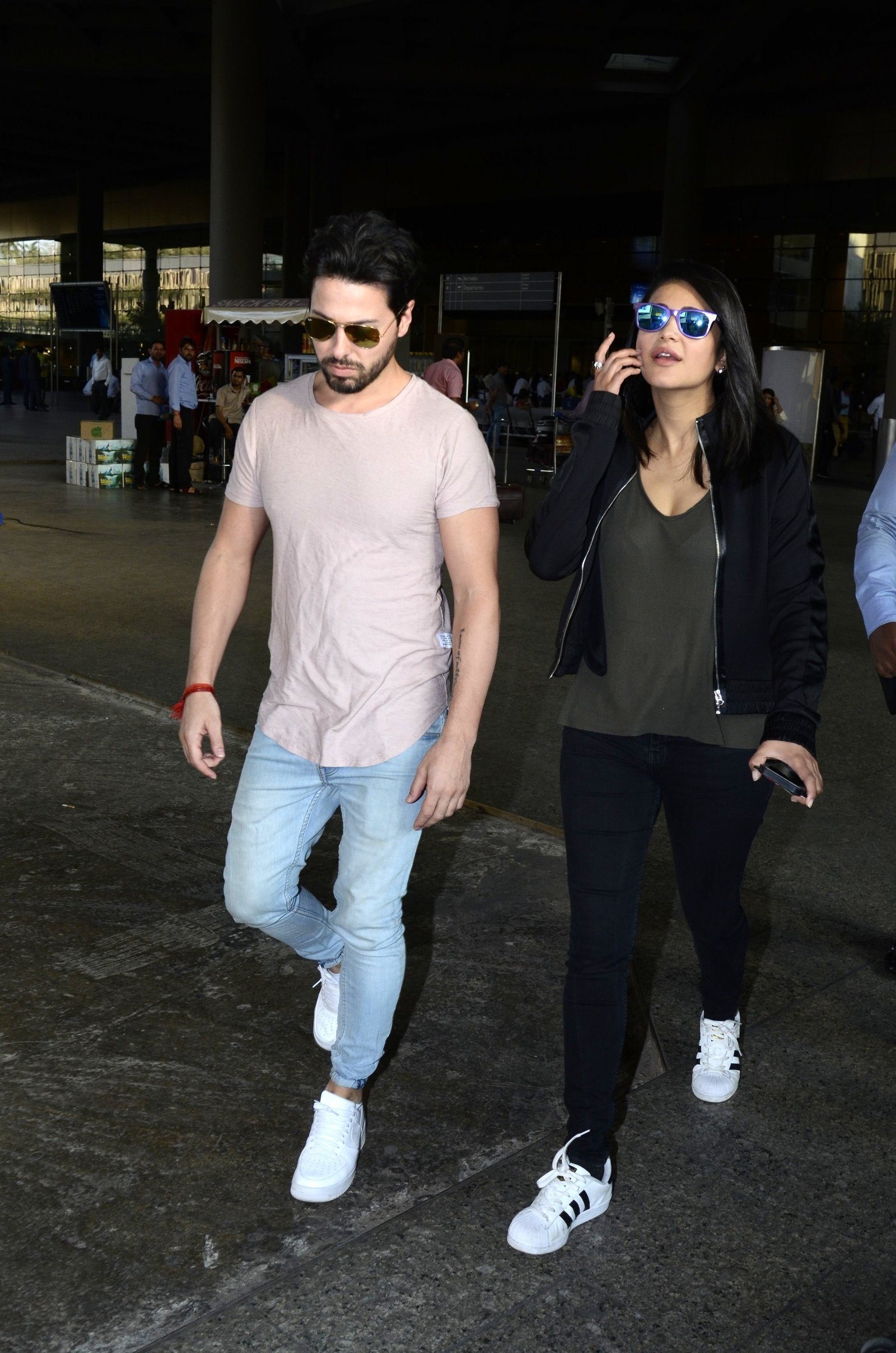 Shruti Haasan with Boy Friend spotted at International Airport Images | Picture 1473962