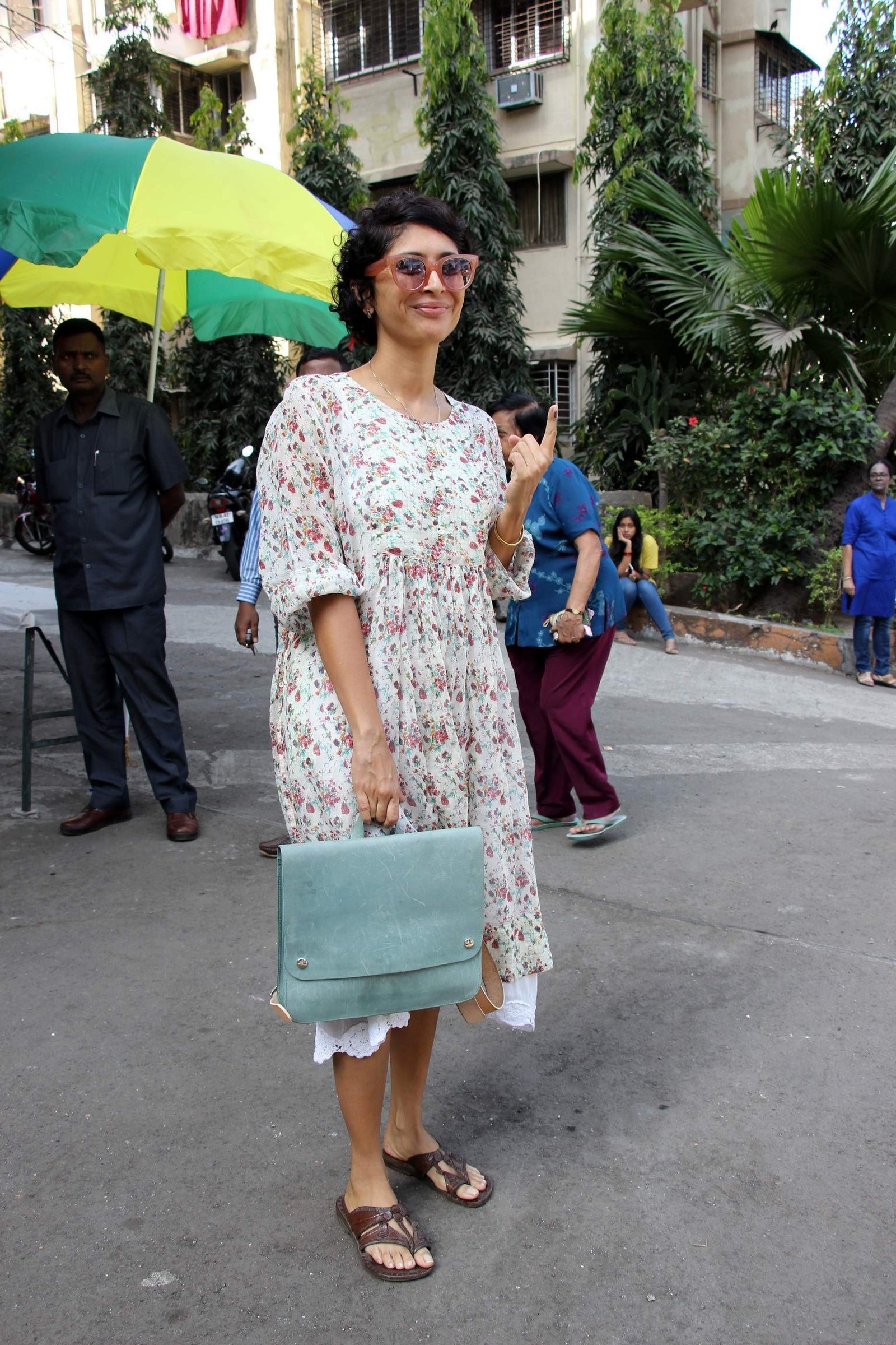 Kiran Rao - Celebs Casting Their Votes In Bandra for BMC Elections 2017 Images | Picture 1474786