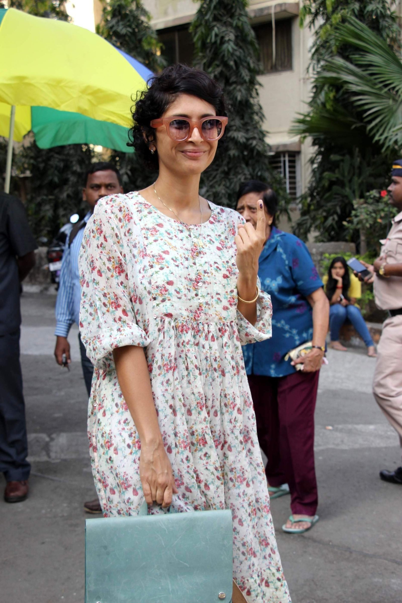 Kiran Rao - Celebs Casting Their Votes In Bandra for BMC Elections 2017 Images | Picture 1474787