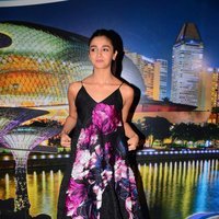 Alia Bhatt - Alia, Varun Promotes Badrinath Ki Dulhania At Singapore Tourism Event Pics | Picture 1476683
