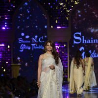 Celebs Walk Ramp For A Star-Studded Fashion Show In Aid of Cancer Patients Aid Association (CPAA) Images | Picture 1476956
