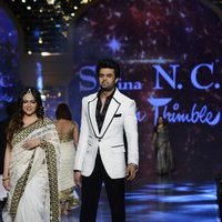 Celebs Walk Ramp For A Star-Studded Fashion Show In Aid of Cancer Patients Aid Association (CPAA) Images | Picture 1476988