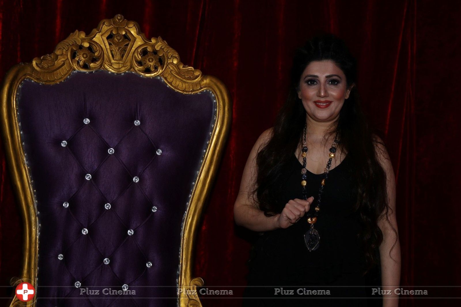 Shah Rukh Khan and Alia Bhatt At Archhar Kochar Fashion Show Pictures | Picture 1458663